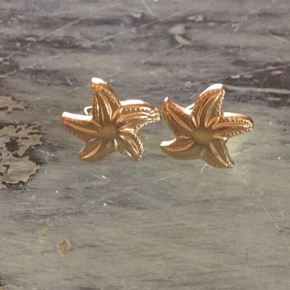 VINTAGE AVON starfish earrings